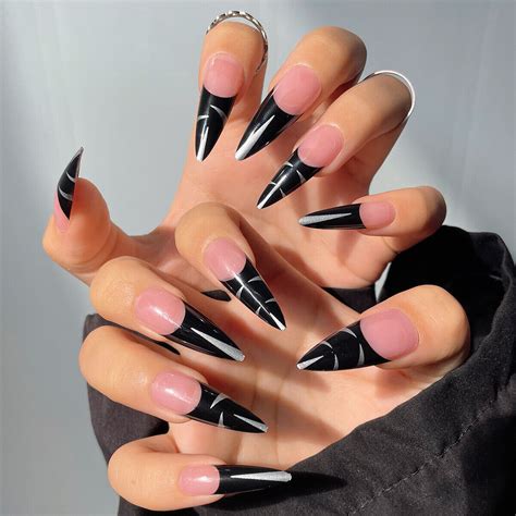 Stiletto Nails Black Tips