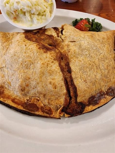 18 Best Mackinaw City Restaurants