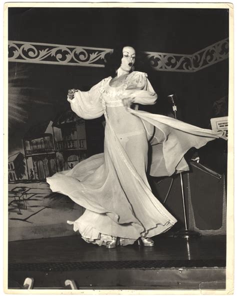 [Stripper] | International Center of Photography