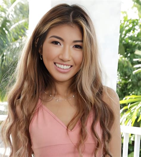 Clara Trinity's Instagram, Twitter & Facebook on IDCrawl