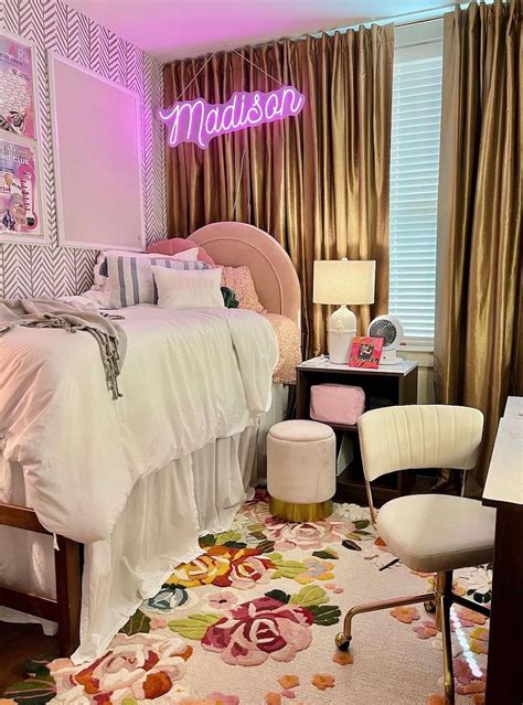 17+ Best College Dorm Room Ideas We're Obsessing Over [2024]