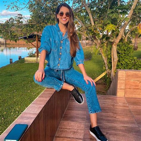 Looks Calça Jeans E Tênis Feminino - 11 looks com calça jeans e tênis para usar todos os dias