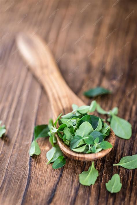 premium photo fresh menthol leaves selective focus