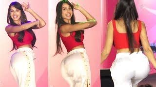 Dilbar Dilbar Girl Nora Fatehi Belly Dance At College Festival 2019 Chords - ChordU