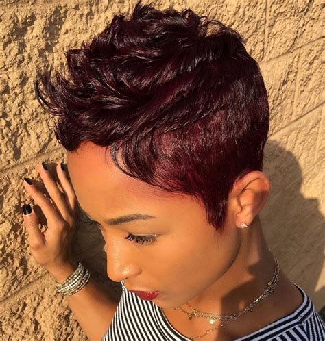 Burgundy Pixie Hairstyle | Burgundy hair, Hair color burgundy, Short