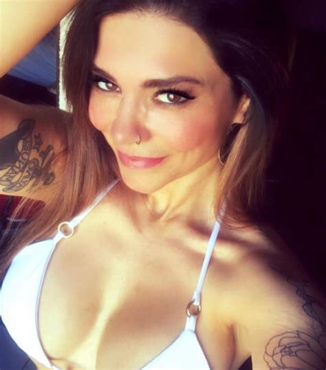 Antonella Ríos luce sensuales fotos en bikini a sus 45 años - El Contraste