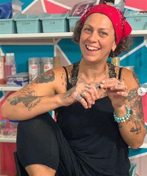 American Pickers star Danielle Colby strips off naked in headstand pose ...