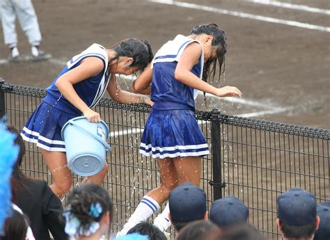 渡り廊下の貼り紙 - - びしょ濡れJK2 - 女子校生@jpg4.us