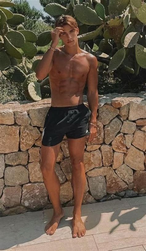 william roepstorff pieds nus mannequin atphilfan  tumblr