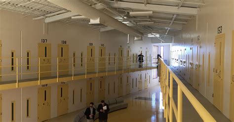 Iowa Senate: Ban on prison 'porn reading rooms' advances in Iowa Senate