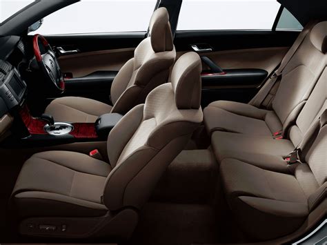 Toyota Mark X (2004-2009) характеристики и цены, фото и обзор