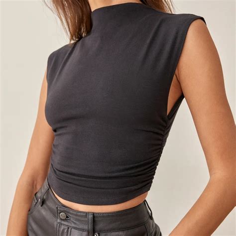 reformation lindy knit top  black size xs perfect depop