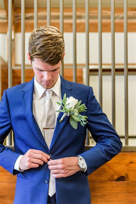 A Blush and Navy Wedding | The Culpepper Barn | Virginia Beach