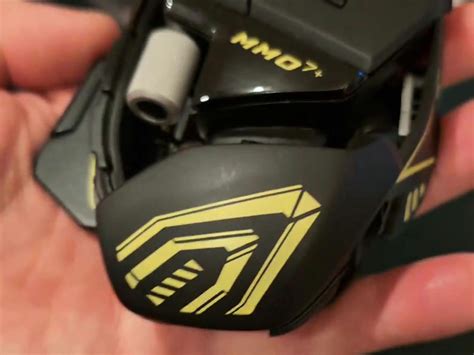 MAD CATZ、10年以上の時を経て無線化された重厚デザインのワイヤレスゲーミングマウス『M.M.O.7+』 | ヲチモノ