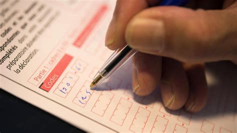 le spf finance propose une assistance telephonique afin de remplir sa