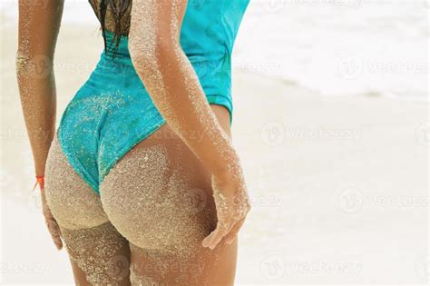 Womens Buttocks On Display