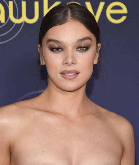 Hailee Steinfeld - "Hawkeye" Premiere in Los Angeles 11/17/2021