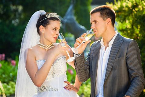 When It Comes To Health, Being Married Wins: People With Spouses Live ...