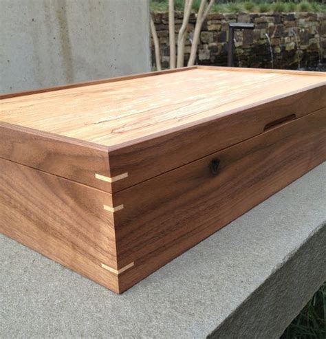 Wood keepsake box, Wooden box designs, Woodworking box