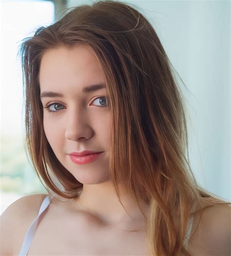 Elvera (Actress) Height, Age, Videos, Photos, Biography, Boyfriend