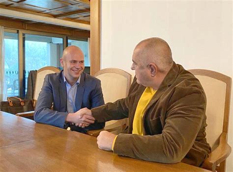 ГЕРБ регистрират листата за си за ОБЩИНСКИ СЪВЕТНИЦИ в Перник! Това са ...
