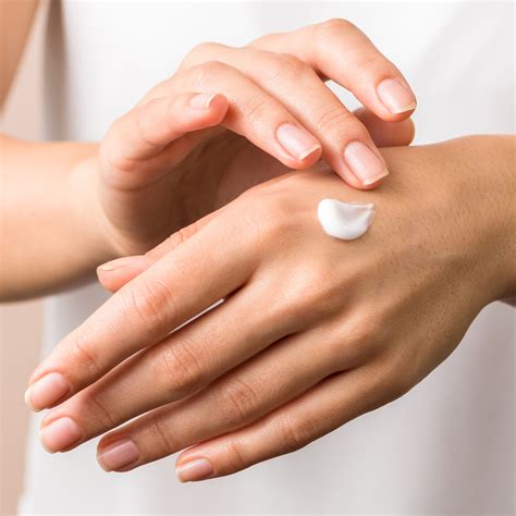 Amazon Shoppers Swear By This $4 Hand Cream–It Keeps Your Hands Super ...