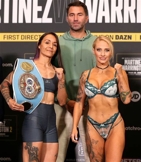 Ebanie Bridges' sexiest weigh-in: On the scales in her underwear - Foto