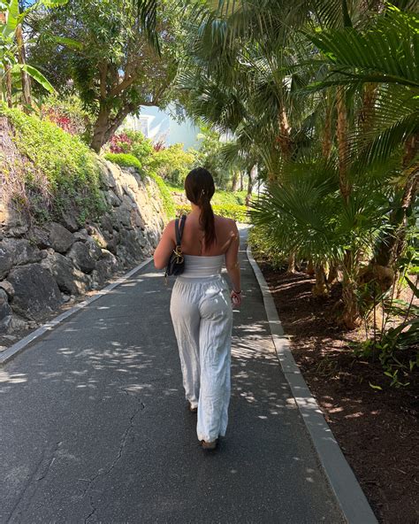 Meg | Simple yet effective #explorepage | Instagram