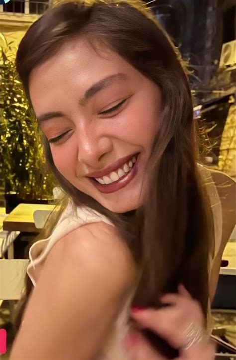 Pin by 𝓶𝓮𝓵𝔂 on celebrity in 2024 | Beauty face, Hair styles, Girly pictures