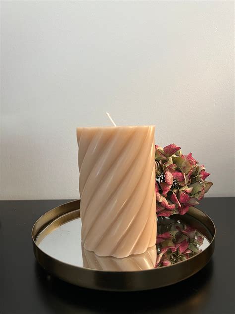 Bougie torsade nude - Vénus | Embellissez votre espace – B&Inside