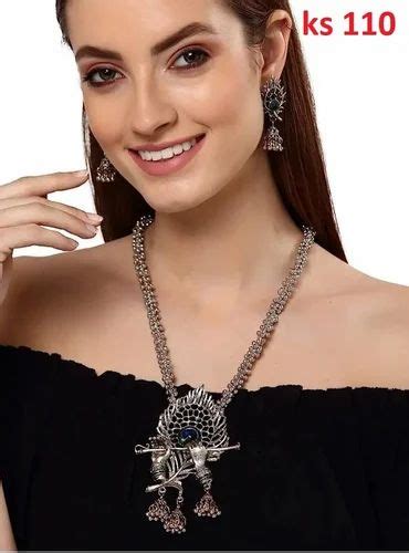 pendant necklace size   rs piece   delhi id
