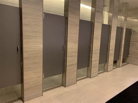 Hotel Guard Barges Into Women’s Restroom, Accuses Lesbian Guest Of