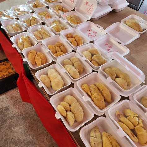 Pasar malams at Bukit Panjang & Bishan have Ramly burger, Thai milk tea