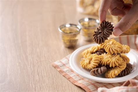 resep kue semprit renyah  lembut  membuat kue  lezat
