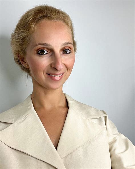 Véronika - Suly cast