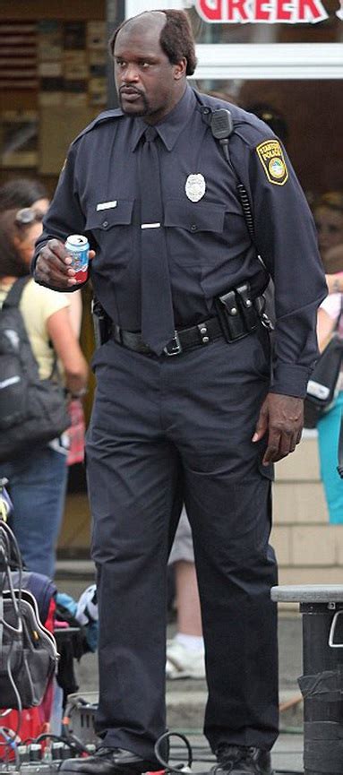 Shaq O'Neal with a soda can to scale : r/AbsoluteUnits