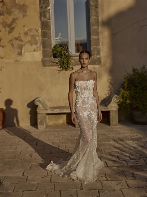 Wedding Dresses Toronto - Savoir Bridal