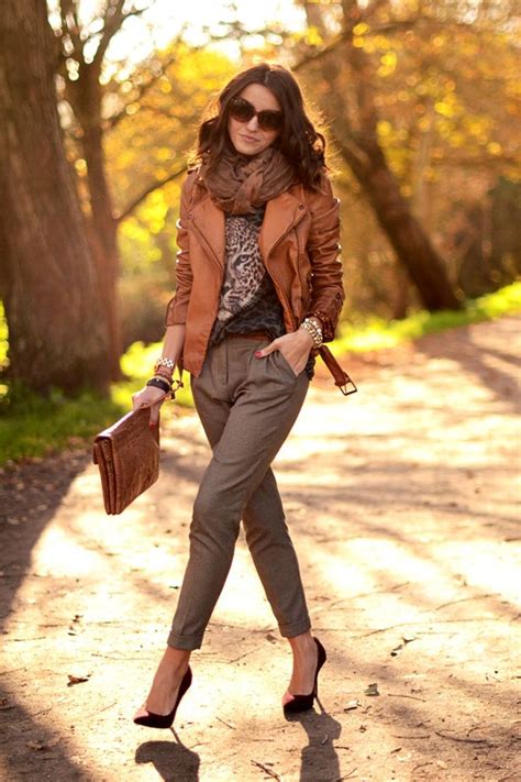 Деловой стиль с коричневой кожаной курткой-косухой. | #fashion #style # ...