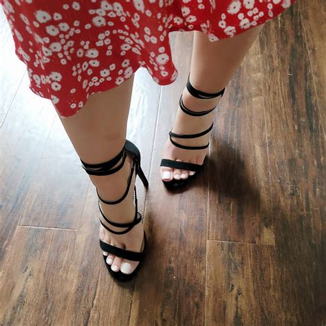 Foot Goddess Gabriela - Beautiful Foot Models