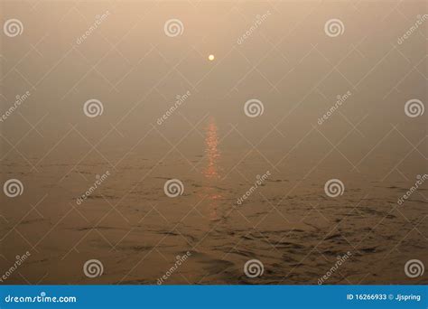 Sunset on Yangtze river stock image. Image of cruise - 16266933