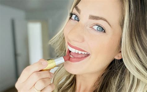 Is THIS the Winky Lux Lipstick Pokimane Uses For Her Nude Lip? - mzfqmke