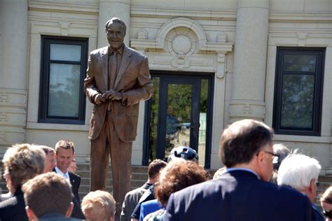 Statue celebrating lifetime achievements of Senator Bob Dole unveiled ...