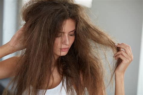 7 Hair Problems indicating Hidden Health Issues - Healthwire.pk