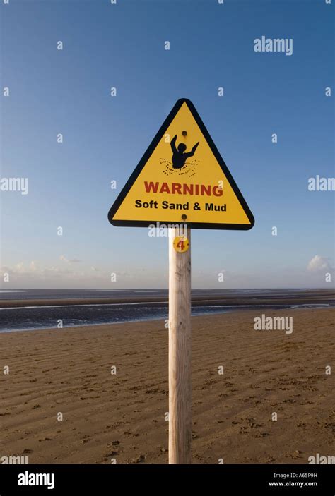 Quicksand warning sign hi-res stock photography and images - Alamy