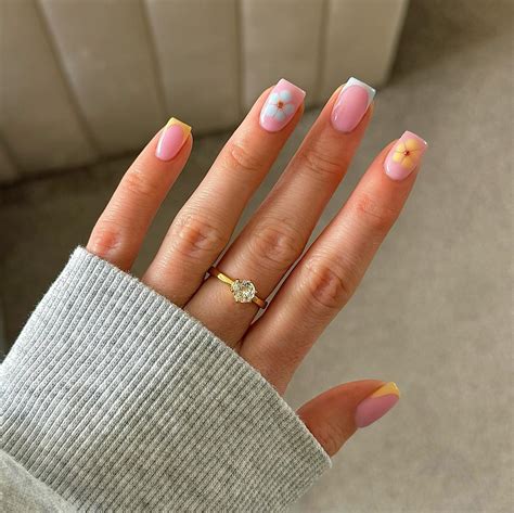 23+ Elegant Short Gel Nail Ideas For 2024 - DrExplains