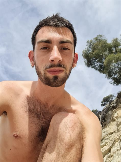 Afterworks at the (naked) beach are the best afterworks | Scrolller