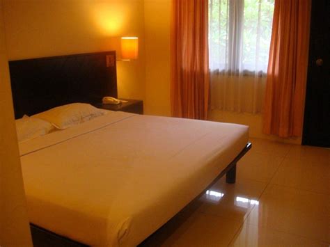 breakfast  legian paradiso hotel pictures reviews
