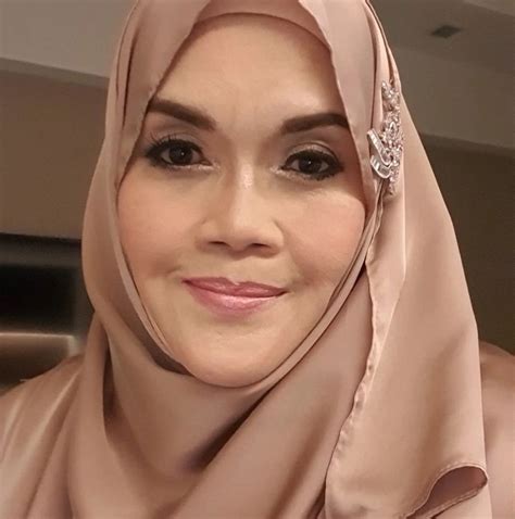Malaysian singer Aishah confirms divorced by husband of five years 