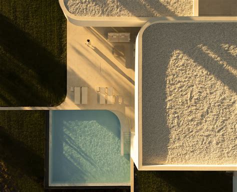 Gallery of Villa 18, House in la Moraleja / Fran Silvestre Arquitectos - 9