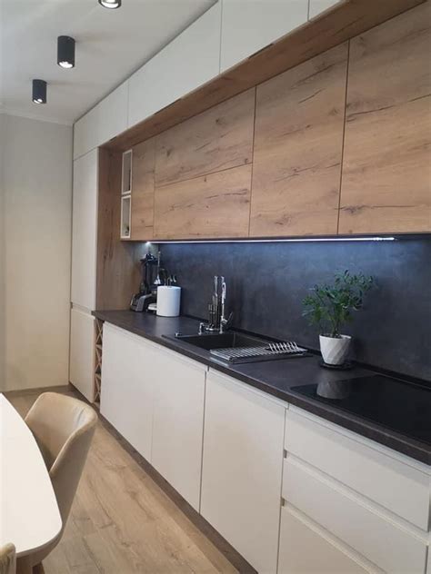 Кухни на заказ черная столешка | Kitchen design small, Modern kitchen ...